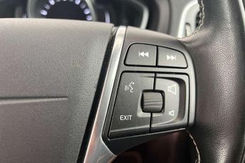 Volvo V40 T2 [122] R DESIGN Edition 5dr