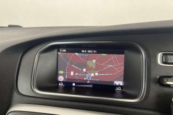 Volvo V40 T2 [122] R DESIGN Edition 5dr