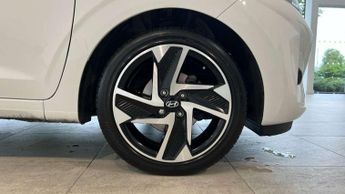 Hyundai i10 1.0 MPi Premium 5dr Auto
