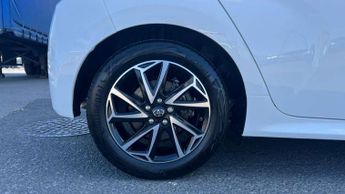 Toyota Yaris 1.5 Hybrid Design 5dr CVT