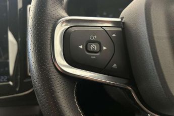 Volvo XC40 1.5 T3 [163] R DESIGN Pro 5dr