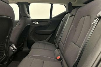 Volvo XC40 1.5 T3 [163] Momentum 5dr