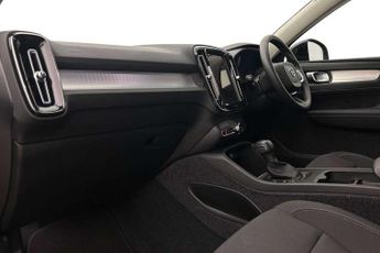 Volvo XC40 1.5 T3 [163] Momentum 5dr