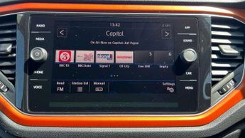 Volkswagen T-Roc 1.5 TSI EVO Design 5dr
