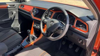 Volkswagen T-Roc 1.5 TSI EVO Design 5dr