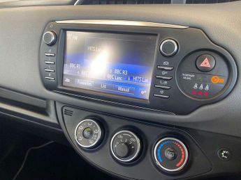 Toyota Yaris 1.5 VVT-i Icon Tech 5dr