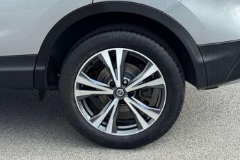 Nissan Qashqai 1.3 DiG-T N-Connecta 5dr