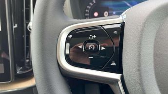 Volvo XC60 2.0 B5P Ultra Dark 5dr AWD Geartronic