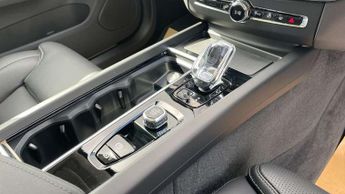 Volvo XC60 2.0 B5P Ultra Dark 5dr AWD Geartronic