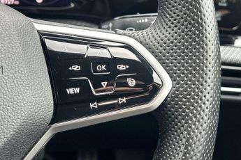 Volkswagen Golf 1.5 TSI 150 R-Line 5dr