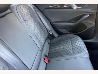 Volkswagen Passat Estate 1.5 eTSI R-Line 5dr DSG