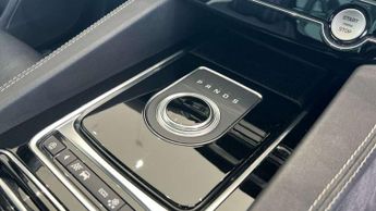 Jaguar F-Pace 2.0d [180] Chequered Flag 5dr Auto AWD