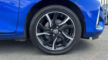 Toyota Yaris 1.5 Hybrid Design 5dr CVT