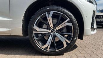 Volvo XC60 2.0 B5P Ultimate Dark 5dr AWD Geartronic