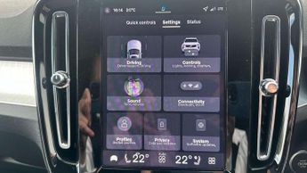 Volvo XC40 2.0 B3P Core 5dr Auto
