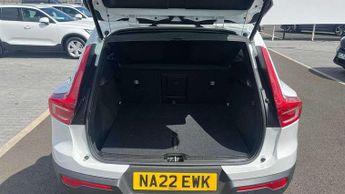 Volvo XC40 2.0 B4P Plus Dark 5dr AWD Auto
