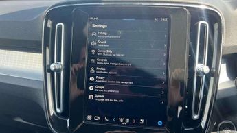 Volvo XC40 2.0 B4P Plus Dark 5dr AWD Auto
