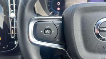 Volvo XC40 2.0 B4P Plus Dark 5dr AWD Auto