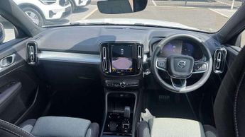 Volvo XC40 2.0 B4P Plus Dark 5dr AWD Auto