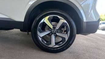 Nissan Qashqai 1.3 DiG-T MH Premiere Edition 5dr