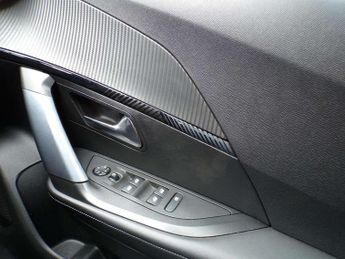 Peugeot 2008 1.2 PureTech 130 Allure Premium 5dr EAT8