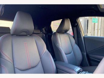 Lexus Lbx 1.5 Premium Plus 5dr E-CVT