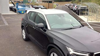 Volvo XC40 2.0 T4 Momentum 5dr AWD Geartronic