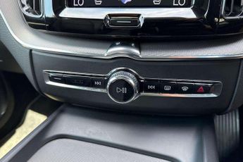 Volvo XC60 2.0 T6 Recharge PHEV R DESIGN 5dr AWD Auto