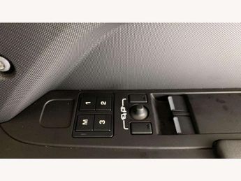 Land Rover Defender 3.0 D250 Hard Top X-Dynamic SE Auto [3 Seat]