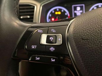 Volkswagen T-Roc 1.5 TSI EVO Design 5dr