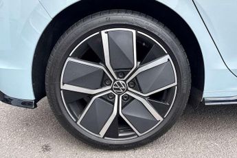 Volkswagen Golf 2.0 TDI 150 R-Line 5dr DSG