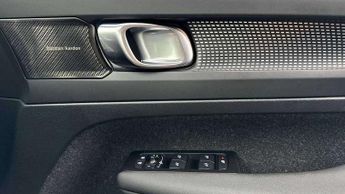 Volvo XC40 2.0 B4P R DESIGN 5dr Auto