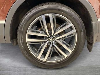 Volkswagen Tiguan 2.0 TSI 4Motion Elegance 5dr DSG