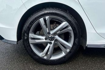 Volkswagen Golf 1.5 TSI R-Line 5dr