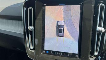 Volvo XC40 2.0 B4P Ultimate Dark 5dr Auto