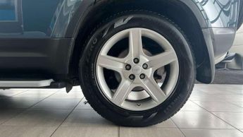 Land Rover Defender 2.0 D200 SE 110 5dr Auto