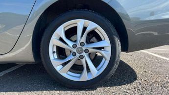 Vauxhall Astra Sports Tourer 1.4T 16V 150 SRi 5dr