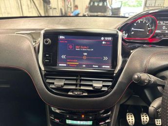 Peugeot 208 1.6 THP GTi by Peugeot Sport 3dr