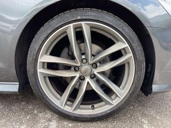 Audi A6 Avant 2.0 TDI Ultra Black Edition 5dr S Tronic