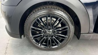 MINI Hatchback 5dr 1.5 Cooper Exclusive 5dr Auto