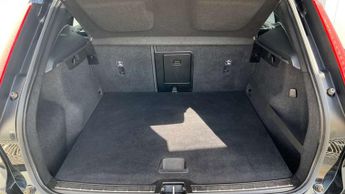 Volvo XC40 1.5 T3 [163] R DESIGN 5dr Geartronic