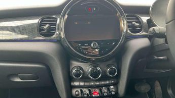 MINI Hatchback 5dr 1.5 Cooper Exclusive 5dr Auto [Comfort/Nav Pack]