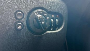 MINI Hatchback 5dr 1.5 Cooper Exclusive 5dr Auto [Comfort/Nav Pack]