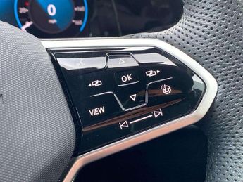 Volkswagen Golf 1.5 eTSI 150 R-Line 5dr DSG