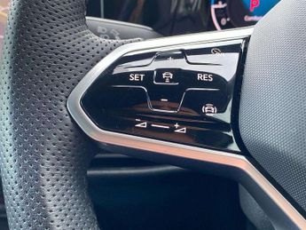 Volkswagen Golf 1.5 eTSI 150 R-Line 5dr DSG