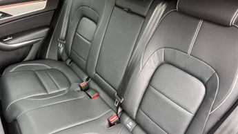 Jaguar F-Pace 2.0 P250 R-Dynamic SE Black 5dr Auto AWD