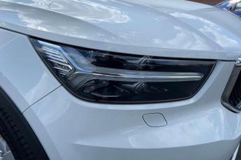 Volvo XC40 1.5 T3 [163] Momentum Pro 5dr