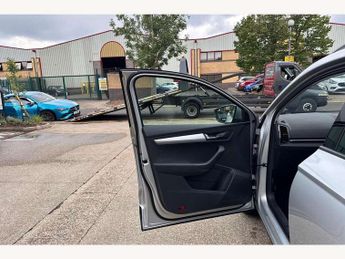 Skoda Karoq 1.5 TSI SE 5dr