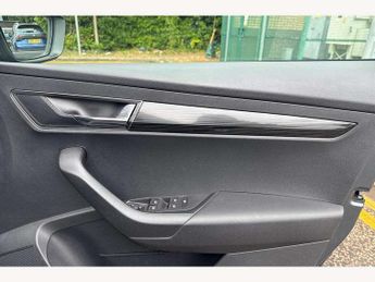 Skoda Karoq 1.6 TDI SE L 5dr