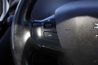 Peugeot 2008 1.2 PureTech 110 Allure Premium 5dr EAT6